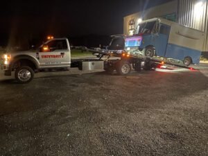 University Towing tow service company in Fruitland, Maryland offering 24 hour towing near me