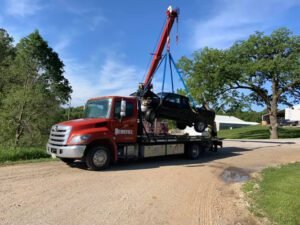 Benefiel Truck Repair & Towing tow service company in Hamburg, Iowa offering 24 hour towing near me