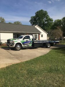 Wright's Automotive & Towing LLC tow service company in Cheraw, South Carolina offering 24 hour towing near me