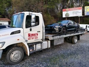 King's Towing and Service tow service company in Knoxville, Tennessee offering 24 hour towing near me