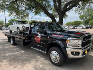 Houston towing road runner tow service company in , offering 24 hour towing near me