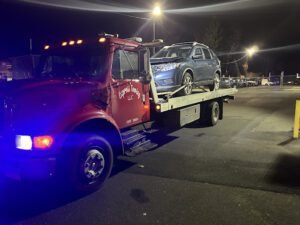 Express towing LLC tow service company in Montville, Connecticut offering 24 hour towing near me
