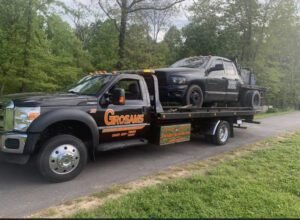 Grosams Ez Tow tow service company in , offering 24 hour towing near me