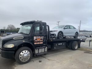 Midday Towing tow service company in Chattanooga, Tennessee offering 24 hour towing near me