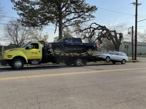 Last Notice Towing & Recovery tow service company in Circleville, Ohio offering 24 hour towing near me