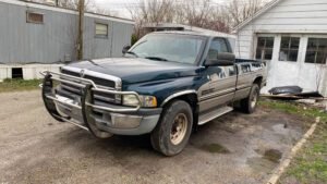 Mike's Auto Wrecking tow service company in Terre Haute, Indiana offering 24 hour towing near me