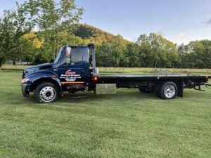 Jones Towing & Transport tow service company in Bristol, Tennessee offering 24 hour towing near me