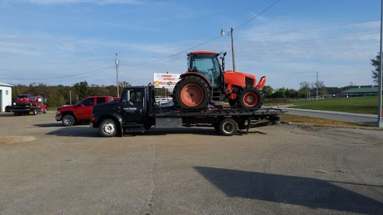 Eds Towing Garage & U-Haul Tow Service in Mountain Grove, Missouri