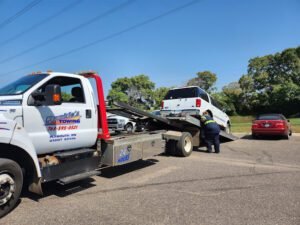 Frankie's Towing tow service company in Plymouth, Minnesota offering 24 hour towing near me