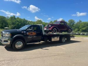24/7 Towing and Trucking tow service company in , offering 24 hour towing near me