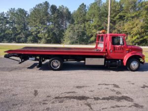 Dean's Towing tow service company in , offering 24 hour towing near me