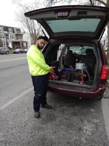 Dee's road side assistance tow service company in , offering 24 hour towing near me