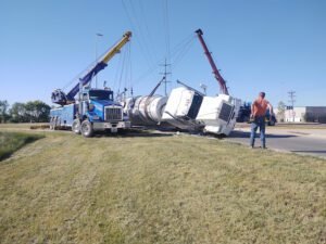 Jim's Towing of Fargo, Heavy Duty Semi Towing and Recovery tow service company in West Fargo, North Dakota offering 24 hour towing near me