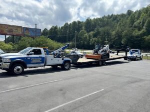 Nathan's Body & Wrecker tow service company in Franklin, North Carolina offering 24 hour towing near me