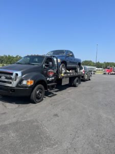 Farina Towing tow service company in , offering 24 hour towing near me