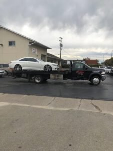 Bobby's Towing tow service company in Cleveland, Ohio offering 24 hour towing near me