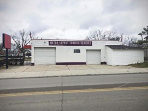 Metro Expert Towing Service tow service company in Des Moines, Iowa offering 24 hour towing near me