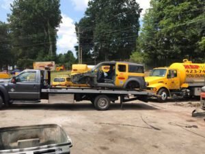 Junk Car Mafia tow service company in Knoxville, Tennessee offering 24 hour towing near me