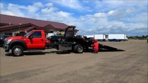 Universal Towing tow service company in , offering 24 hour towing near me