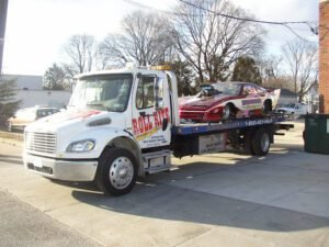 Roll Rite Towing tow service company in West Babylon, New York offering 24 hour towing near me