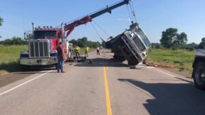Shane's Wrecker Service of Love County tow service company in Marietta, Oklahoma offering 24 hour towing near me