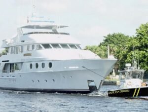 Cape Ann Marine Towing & Salvage tow service company in Fort Lauderdale, Florida offering 24 hour towing near me