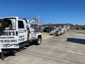HS Heavy Duty Towing tow service company in , offering 24 hour towing near me