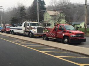 Geary"s Towing And Auto Service tow service company in Leetonia, Ohio offering 24 hour towing near me