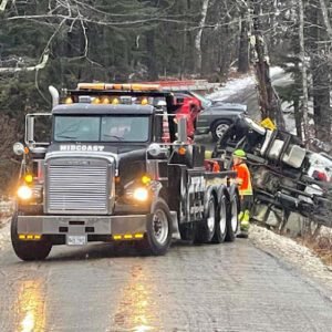 Midcoast Truck Repair & Towing tow service company in Durham, Maine offering 24 hour towing near me