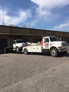 Hilltop Towing tow service company in Memphis, Tennessee offering 24 hour towing near me