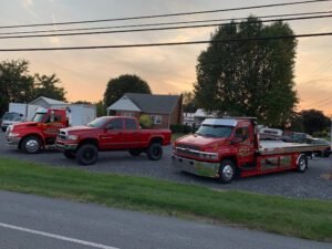 Glick's Auto Body & Towing tow service company in Akron, Pennsylvania offering 24 hour towing near me
