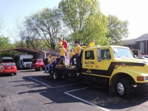 Papaleo Towing tow service company in Paris, Tennessee offering 24 hour towing near me