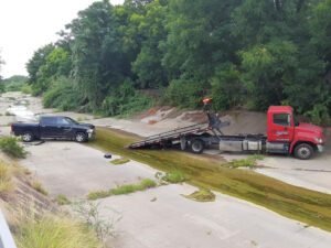 Rocha's Towing Service tow service company in Austin, Texas offering 24 hour towing near me