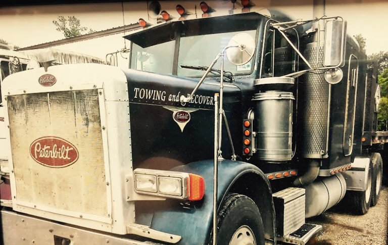 Roadrunners Towing Tow Service in Bryan, Texas